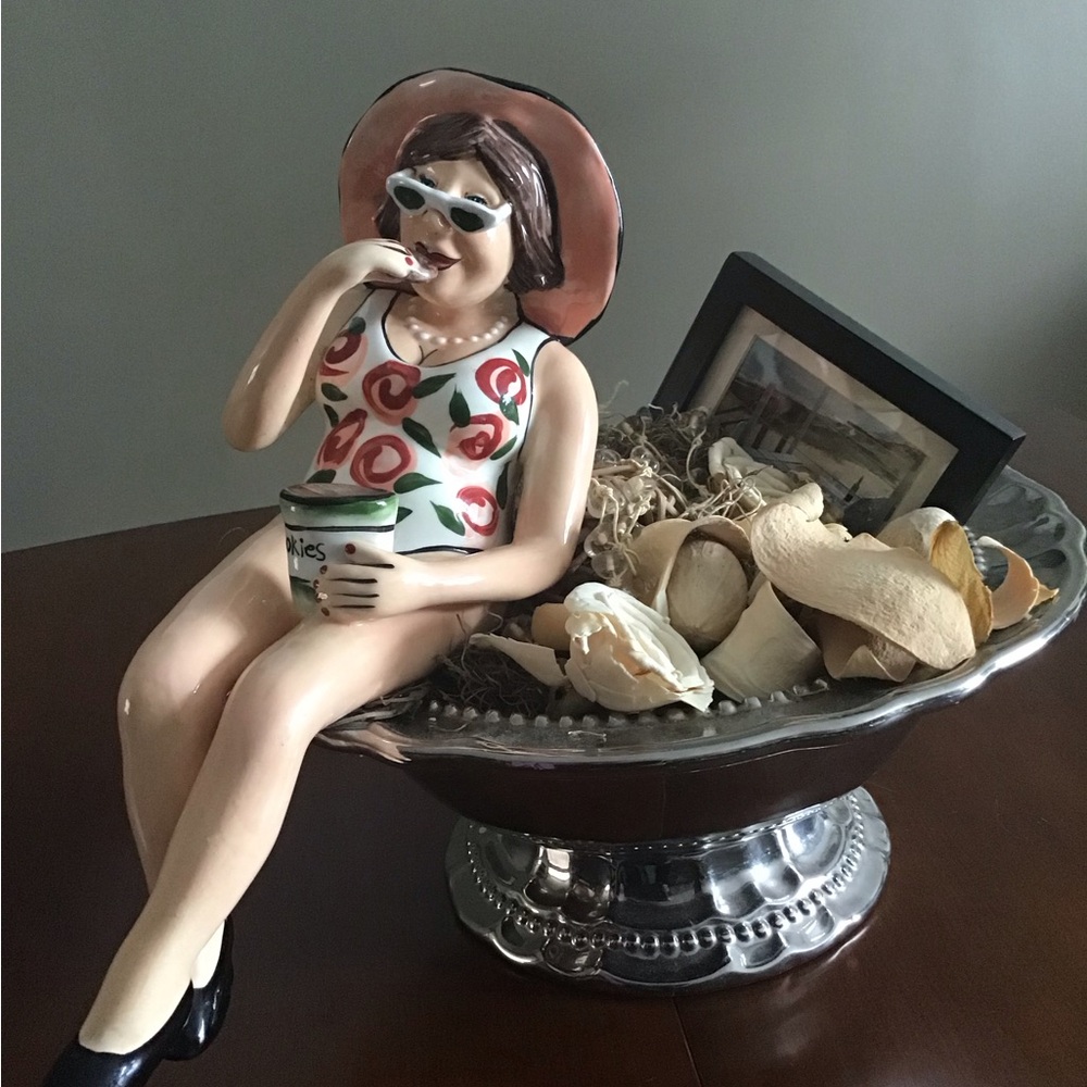 Shelf Sitting Beauty Funseekers numbered